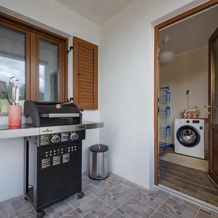 別荘 Three-bedroom Holiday In *