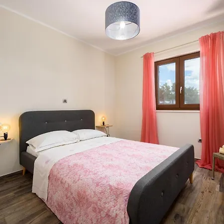 Three-bedroom Holiday In *